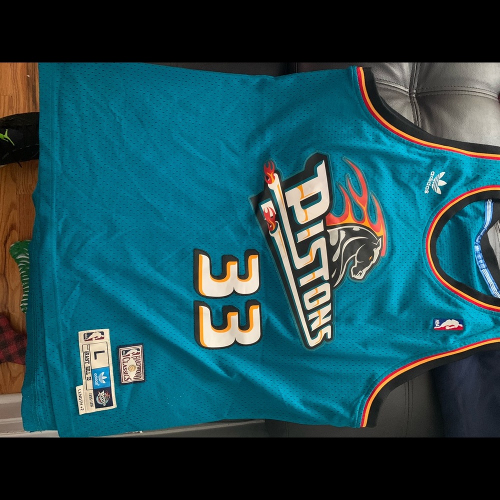 Grant Hill Piston’s Jersey